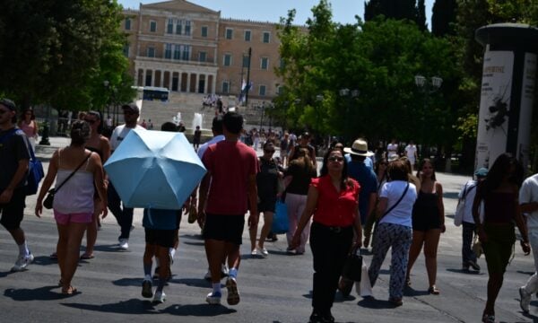 Καιρός: 43,5 βαθμούς Κελσίου ο καύσωνας – Σε ποιες περιοχές χτύπησε «κόκκινο» η θερμοκρασία