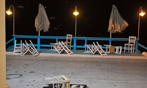 Κακοκαιρία στην Κέρκυρα: Μπουρίνια, ξεριζωμένα δέντρα και διακοπές ρεύματος