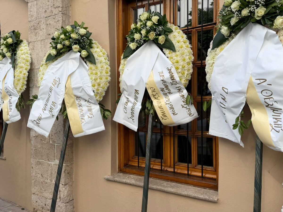 Βάγια Νέστορα: Η κηδεία της σε κλίμα συγκίνησης – Η σορός της έφτασε στην εκκλησία 15 Βάγια Νέστορα: Η κηδεία της σε κλίμα συγκίνησης – Η σορός της έφτασε στην εκκλησία