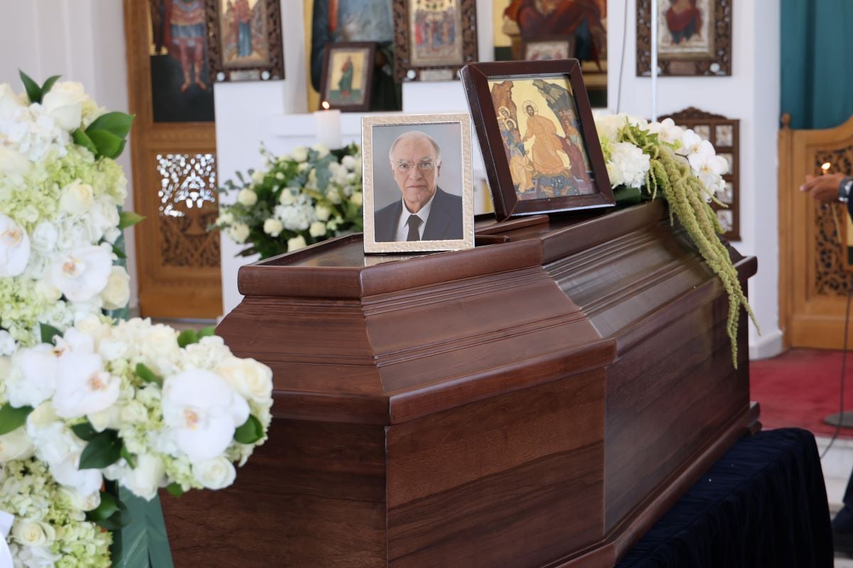 Κηδεία Βασίλη Λεβέντη: Η σύζυγος και ο γιος του Μάριος Γεωργιάδης στο τελευταίο αντίο στον πρόεδρο της Ένωσης Κεντρώων 9 Κηδεία Βασίλη Λεβέντη