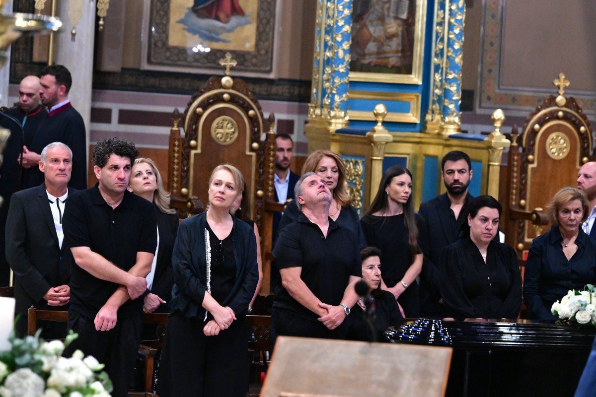 Κηδεία Μάρως Κοντού: Η ηχηρή απουσία στο τελευταίο αντίο 15 κηδεία Κοντού