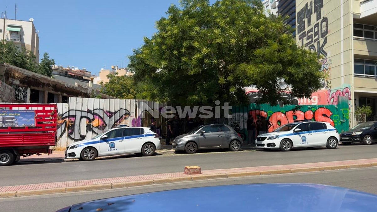 Θρίλερ στην Κυψέλη: Σε γυναίκα ανήκει η σορός σε προχωρημένη σήψη που βρέθηκε σε βαλίτσα – Φορούσε σορτσάκι 1 Θρίλερ στην Κυψέλη: Σε γυναίκα ανήκει η σορός σε προχωρημένη σήψη που βρέθηκε σε βαλίτσα – Φορούσε σορτσάκι
