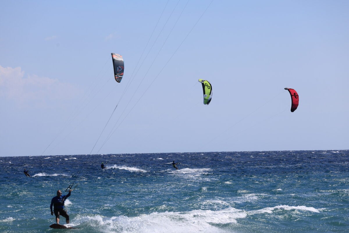 Τραυματίστηκε 40χρονος κάνοντας kite surf στην Αντίπαρο