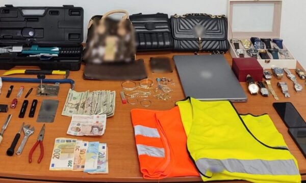 Συμμορία είχε ρημάξει σπίτια στην Αττική – Παρίσταναν τεχνικούς για να μπαίνουν ανενόχλητοι