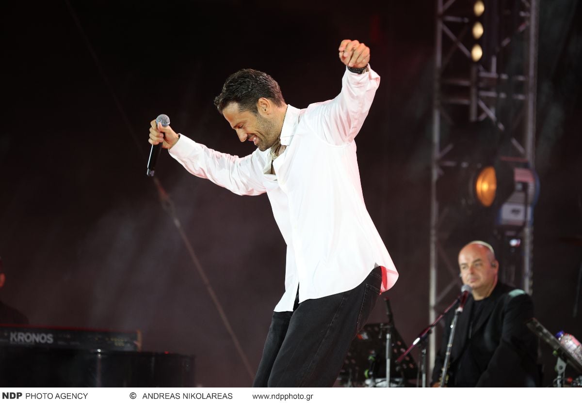 Κωνσταντίνος Αργυρός: Δάκρυσαν σε συναυλία του – Το «βαρύ» ζεϊμπέκικο που χόρεψε ο μικρός Γιώργος (Βίντεο) 19 Η Αλεξάνδρα Νίκα και ο Κωνσταντίνος Αργυρός στο Καλλιμάρμαρο για την αφιερωματική νύχτα στον Στέλιο Καζαντζίδη