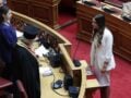 Βουλή: Ορκίστηκε βουλευτής και ανεξαρτητοποιήθηκε από την ΚΟ του ΣΥΡΙΖΑ η Μυρτώ Κοροβέση