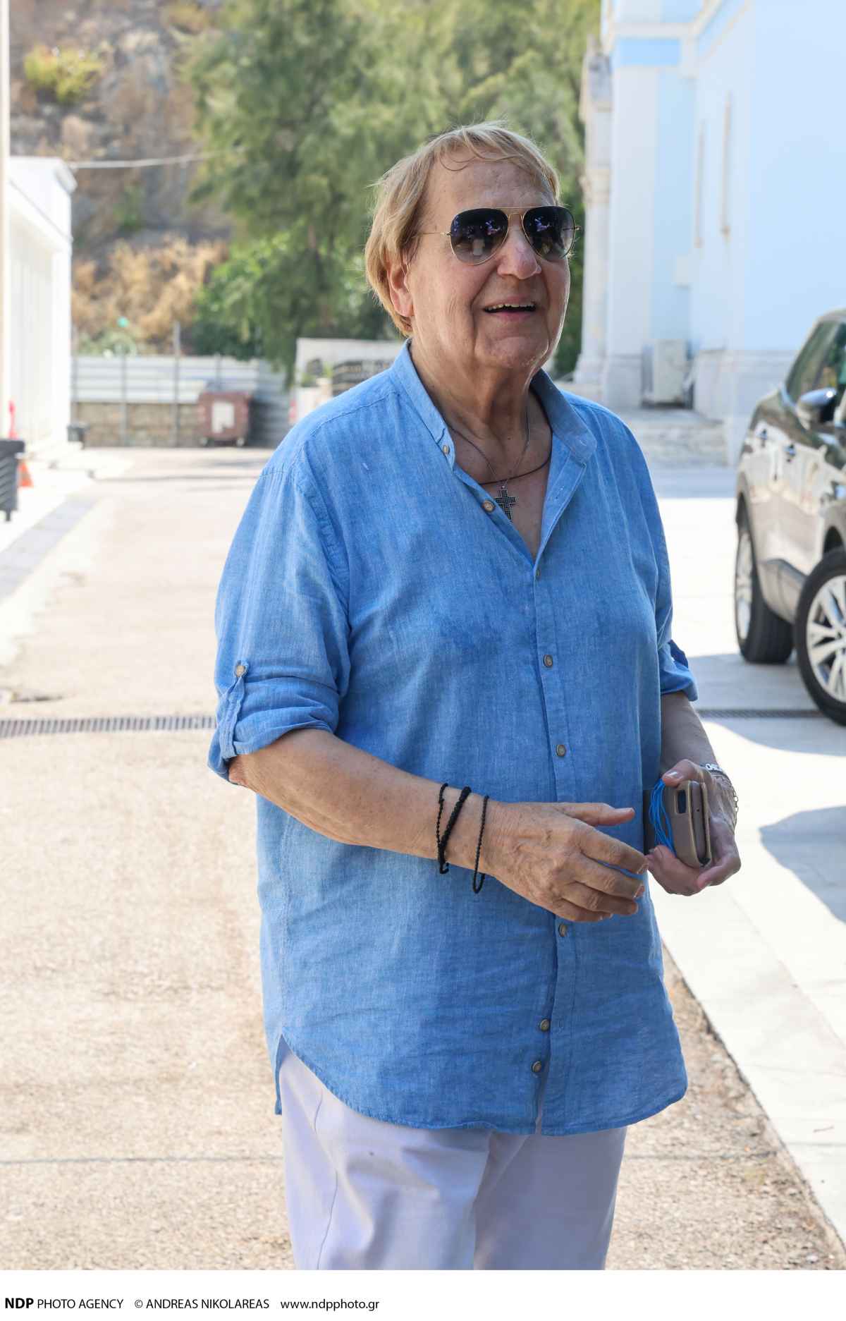 Μνημόσυνο Αλίκης Βουγιουκλάκη: Ράκος ο αδερφός της, Αντώνης – Οι επώνυμοι που έδωσαν το «παρών» και η ηχηρή απουσία 23 Κώστας Βενετσάνος
