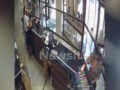 Κοζάνη: Θρασύτατο ζευγάρι υποδύθηκε τους πελάτες και άρπαξε κοσμήματα – Βίντεο ντοκουμέντο από την κλοπή