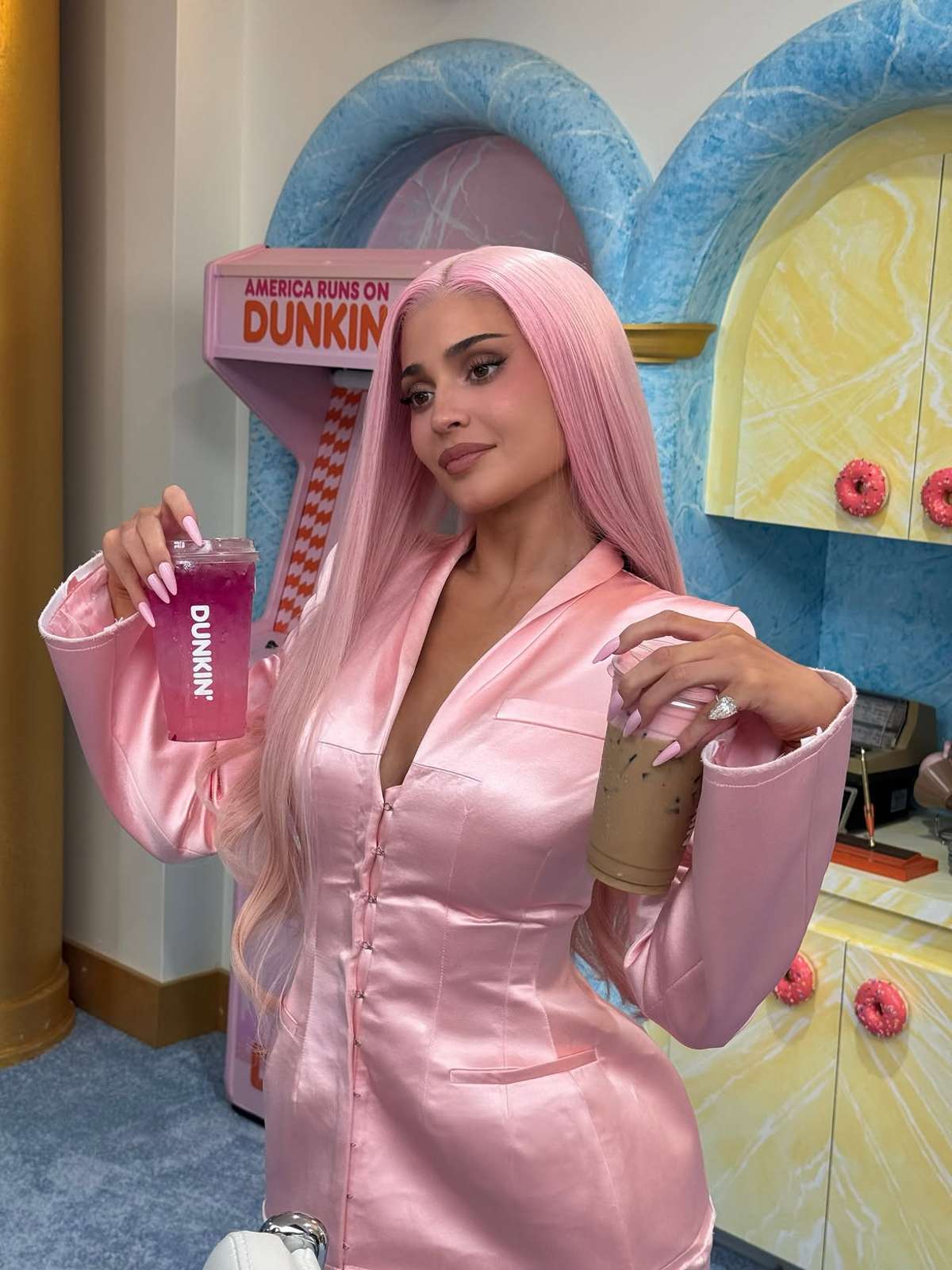 Kylie Jenner: Η νέα εμφάνιση στα μαλλιά της ξεσήκωσε τους fans της 12 Kylie Jenner