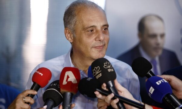 Κυριάκος Βελόπουλος περιόδευσε στη λαϊκή αγορά της Λούτσας