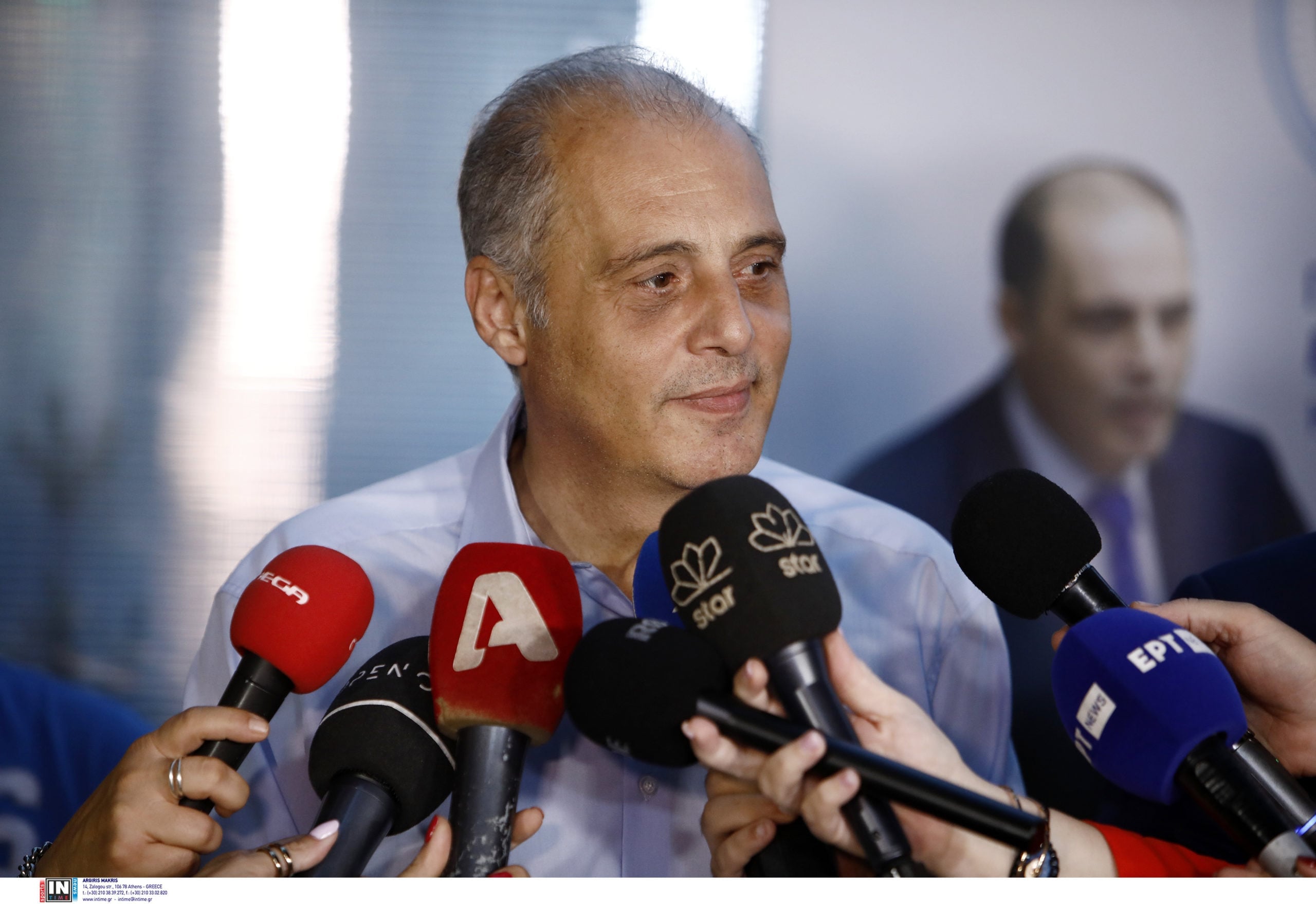 Κυριάκος Βελόπουλος περιόδευσε στη λαϊκή αγορά της Λούτσας