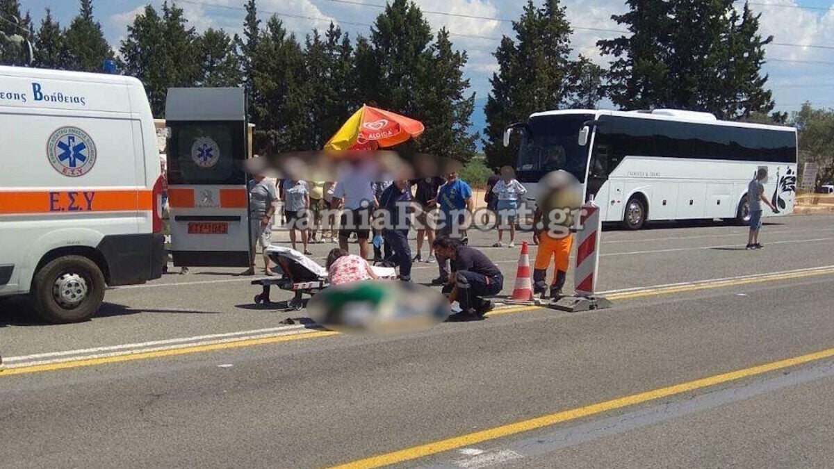 Λαμία: Τουρίστρια παρασύρθηκε από αυτοκίνητο μπροστά από το άγαλμα του Λεωνίδα στις Θερμοπύλες και τραυματίστηκε σοβαρά 2 Λαμία: Τουρίστρια παρασύρθηκε από αυτοκίνητο μπροστά από το άγαλμα του Λεωνίδα στις Θερμοπύλες και τραυματίστηκε σοβαρά