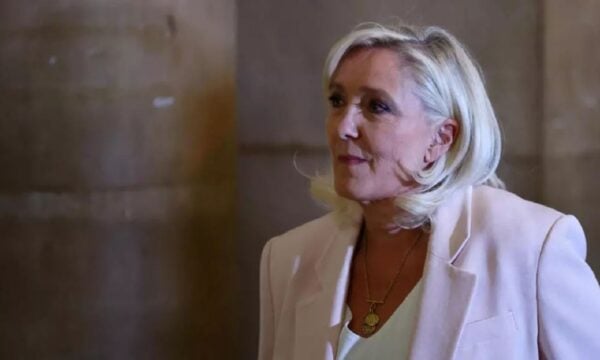 Μαρίν Λεπέν: Αβέβαιη η υποψηφιότητά της στις εκλογές του 2027 μετά την καταδίκη της – Απόψε θα ανακοινώσει την απόφασή της