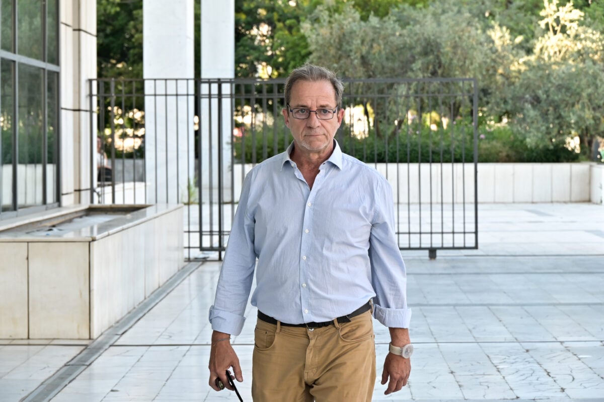 Δίκη Δημήτρη Λιγνάδη: Οι περιγραφές του πρώτου καταγγέλλοντα για βιασμούς – «Έκλαιγα, προσπάθησα να καταλάβω τι έχει συμβεί, είχα σαστίσει»