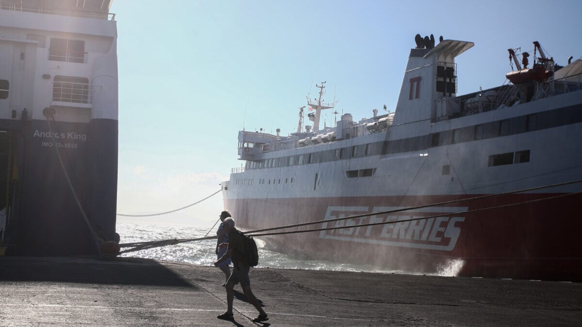 Απαγορευτικό απόπλου από Ραφήνα και Λαύριο έως τις 19:00 – Πλοίαρχοι αποφασίζουν για τον Πειραιά 1 Απαγορευτικό απόπλου από Ραφήνα και Λαύριο έως τις 19:00 – Πλοίαρχοι αποφασίζουν για τον Πειραιά