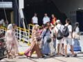 Ξεκίνησε η μεγάλη έξοδος των αδειούχων: Γεμάτα φεύγουν τα πλοία από τον Πειραιά, 100% πληρότητα στα ΚΤΕΛ και κίνηση στα διόδια