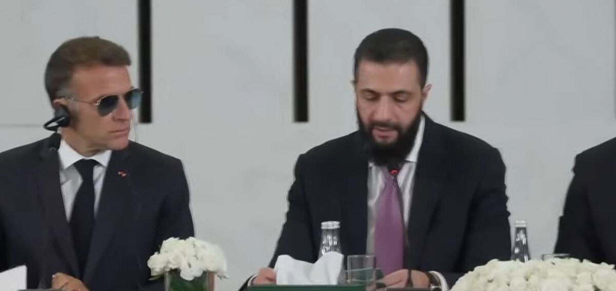 Μακρόν στη συνάντηση με τον Αλ- Σάρα: Η Γαλλία είναι αξιόπιστος και σταθερός εταίρος της Συρίας 1 Μακρόν στη συνάντηση με τον Αλ- Σάρα: Η Γαλλία είναι αξιόπιστος και σταθερός εταίρος της Συρίας