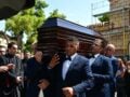 Κηδεία Μαίρης Λίντα: Η πιο σπαρακτική στιγμή στο τελευταίο αντίο – Τι έκανε ο κόσμος μόλις βγήκε το φέρετρο από την εκκλησία