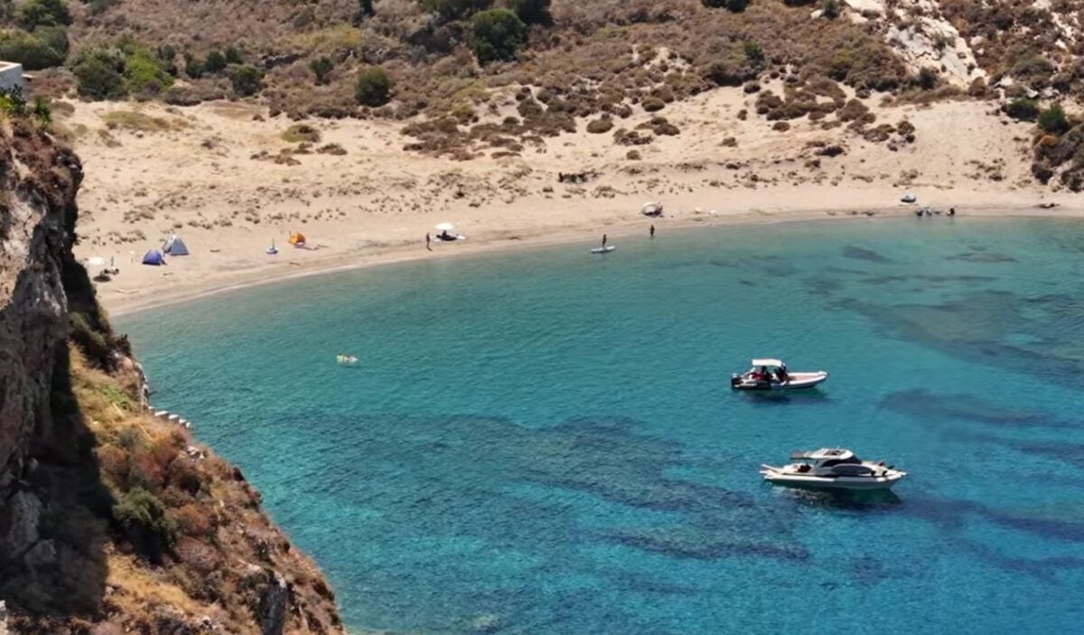 Μαρμάρι Μάνης: νοτιότερη αμμουδιά της Ηπειρωτικής Ελλάδας