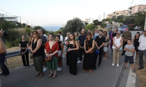 Οκτώ χρόνια από την τραγωδία στο Μάτι: Ξεκίνησαν οι εκδηλώσεις μνήμης στον δρόμο της φωτιάς