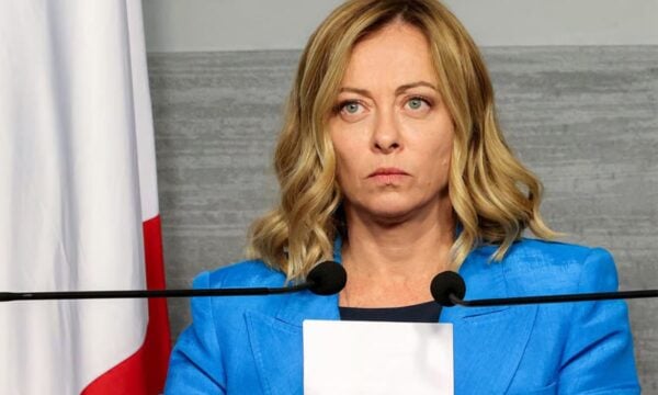 Ιταλία: Η Μελόνι εξετάζει την αναστολή της Σένγκεν για μετακινήσεις από την Ισπανία