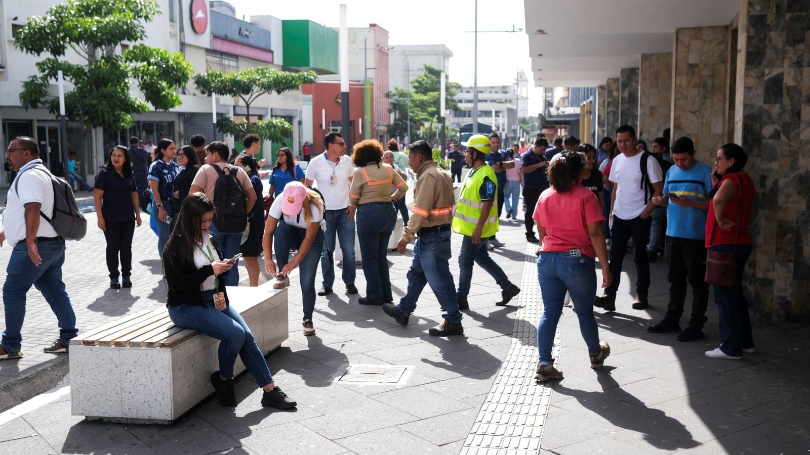 Μεξικό: Ισχυρός σεισμός 7,3 Ρίχτερ με πολυώροφα κτίρια να «χορεύουν» – Συγκλονιστικά βίντεο