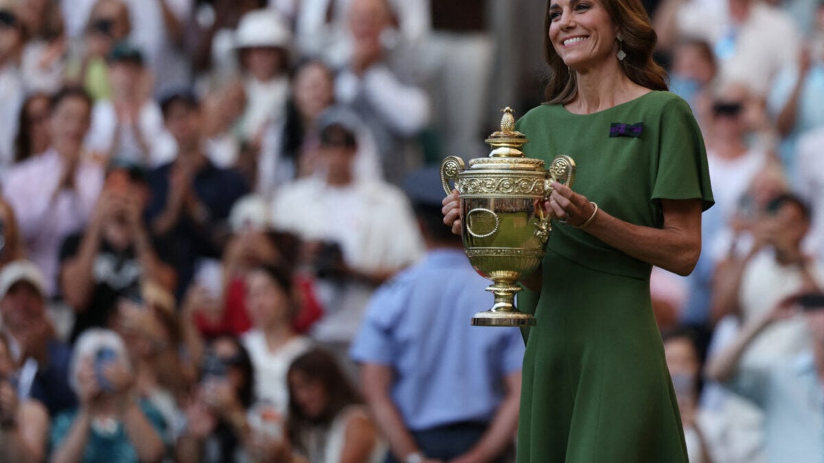 Η Κέιτ Μίντλετον παρέδωσε το τρόπαιο του Wimbledon στον Γιανίκ Σίνερ 1 Η Κέιτ Μίντλετον παρέδωσε το τρόπαιο του Wimbledon στον Γιανίκ Σίνερ