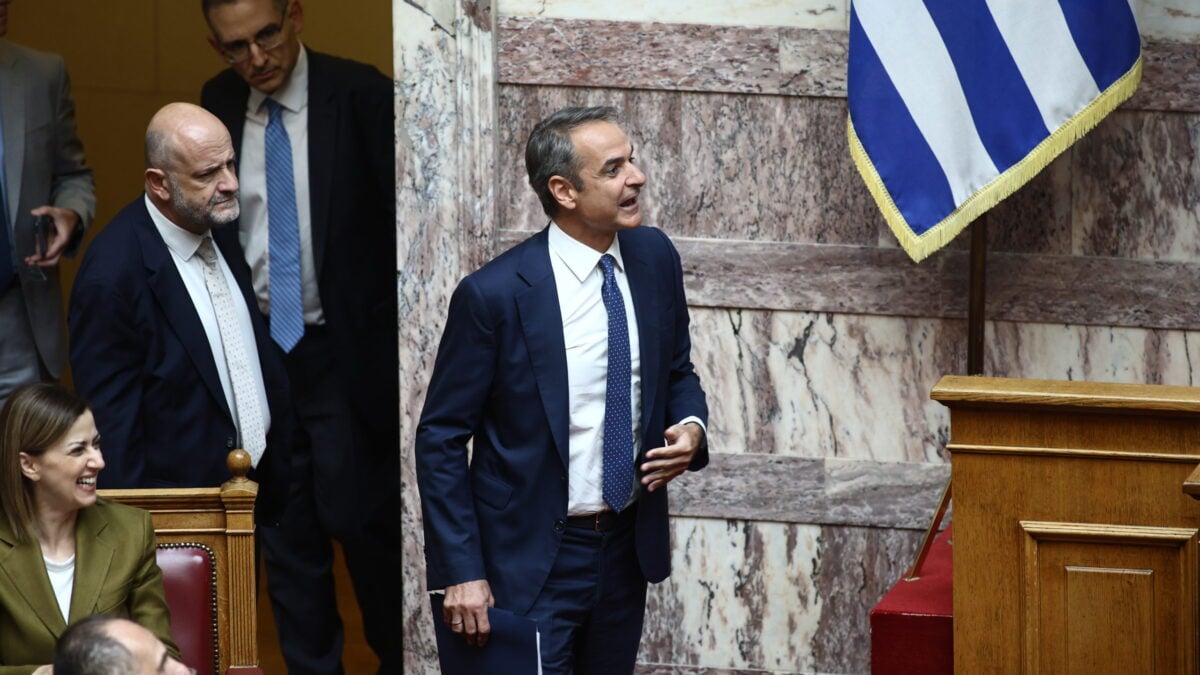 Γεροβασίλη και Μητσοτάκης: σχόλιο για την αναζήτηση ομιλητή στη Βουλή 1 Γεροβασίλη και Μητσοτάκης: σχόλιο για την αναζήτηση ομιλητή στη Βουλή