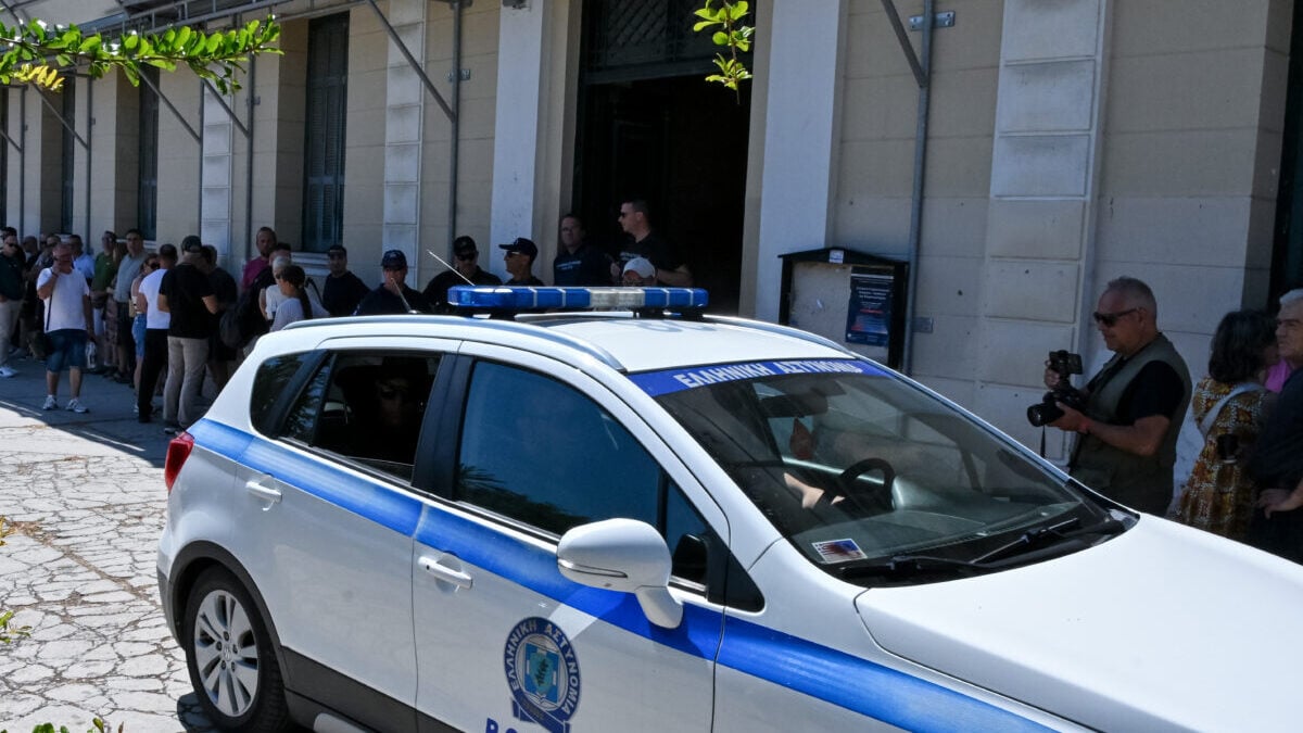 Άργος: Απολογούνται οι δύο αστυνομικοί που πυροβόλησαν τον 20χρονο 1 Άργος: Απολογούνται οι δύο αστυνομικοί που πυροβόλησαν τον 20χρονο
