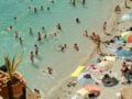Η «μάχη» της παραλίας και στην Ιταλία: οι αρχές ξήλωσαν ομπρέλες και ξαπλώστρες που άφησαν πολίτες από το βράδυ
