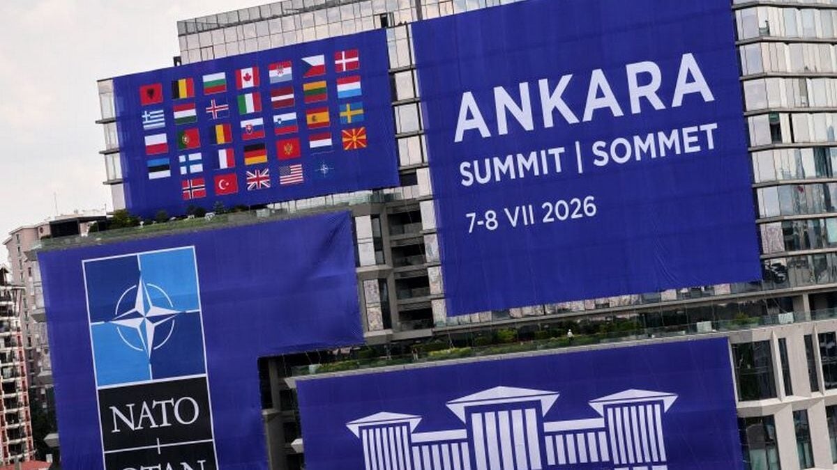 Σύνοδος Κορυφής του ΝΑΤΟ: Στο τραπέζι οι αμυντικές δαπάνες και το Ουκρανικό – Στις 15:00 η συνάντηση Τραμπ – Ερντογάν 1 Σύνοδος Κορυφής του ΝΑΤΟ: Στο τραπέζι οι αμυντικές δαπάνες και το Ουκρανικό – Στις 15:00 η συνάντηση Τραμπ – Ερντογάν