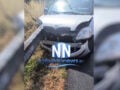 Ναύπακτος: Σοβαρό τροχαίο στην Εθνική οδό με 2 τραυματίες – Αυτοκίνητο καρφώθηκε στις προστατευτικές μπάρες