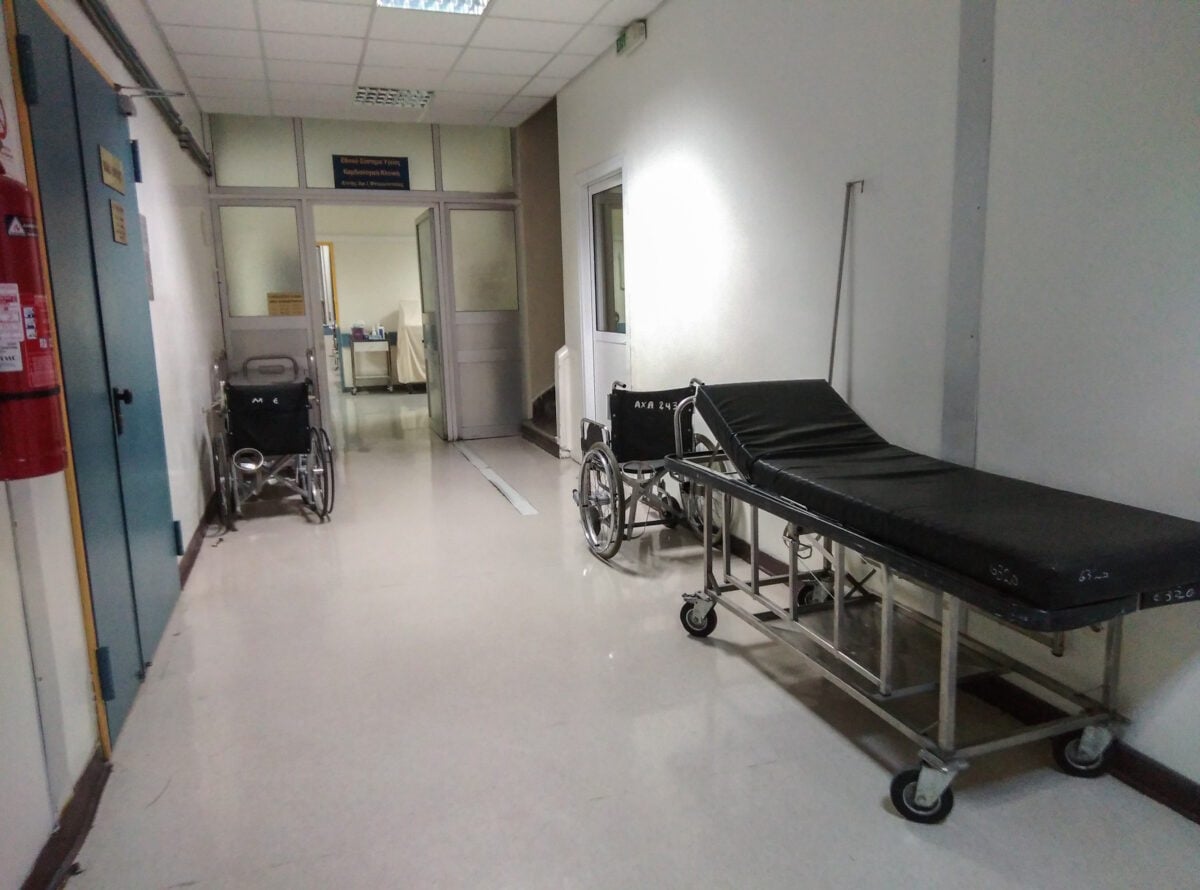 ΠΑΓΝΗ: Καταγγελίες εργαζομένων για κενά στην πυρασφάλεια μετά από φωτιά σε ασανσέρ του νοσοκομείου