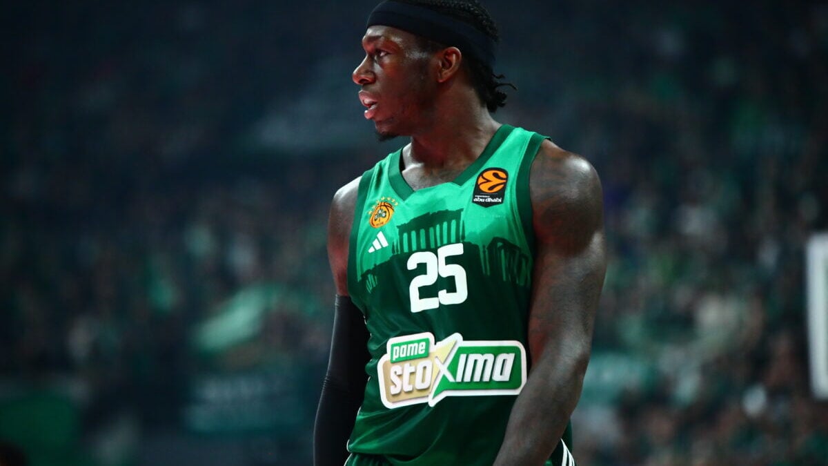 Euroleague: Κέντρικ Ναν πάντα ξεσηκώνει τους φιλάθλους 1 Euroleague: Κέντρικ Ναν πάντα ξεσηκώνει τους φιλάθλους