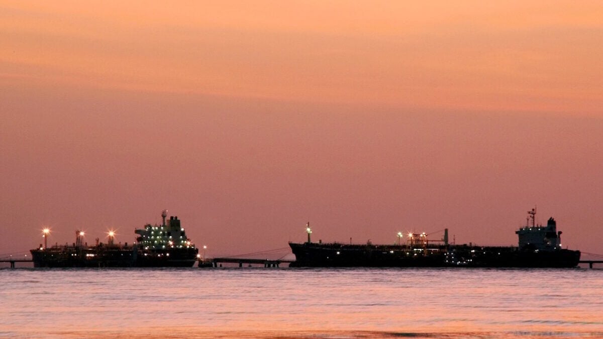 Brent στην οροφή των 100 δολαρίων εν μέσω διαταραχής στα Στενά του Ορμούζ, στην Ερυθρά Θάλασσα και άλλες ναυτιλιακές οδούς 1 Brent στην οροφή των 100 δολαρίων εν μέσω διαταραχής στα Στενά του Ορμούζ, στην Ερυθρά Θάλασσα και άλλες ναυτιλιακές οδούς