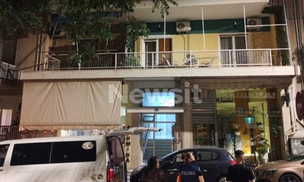 Παγκράτι: Γειτόνισσα του 63χρονου που βρέθηκε νεκρός μέσα στο σπίτι του λέει «Είχαμε να τους δούμε πάνω από έναν χρόνο, μύριζε για 10 μέρες»