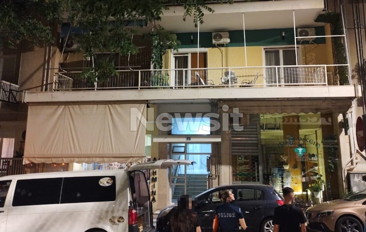 Παγκράτι: Γειτόνισσα του 63χρονου που βρέθηκε νεκρός μέσα στο σπίτι του λέει «Είχαμε να τους δούμε πάνω από έναν χρόνο, μύριζε για 10 μέρες»