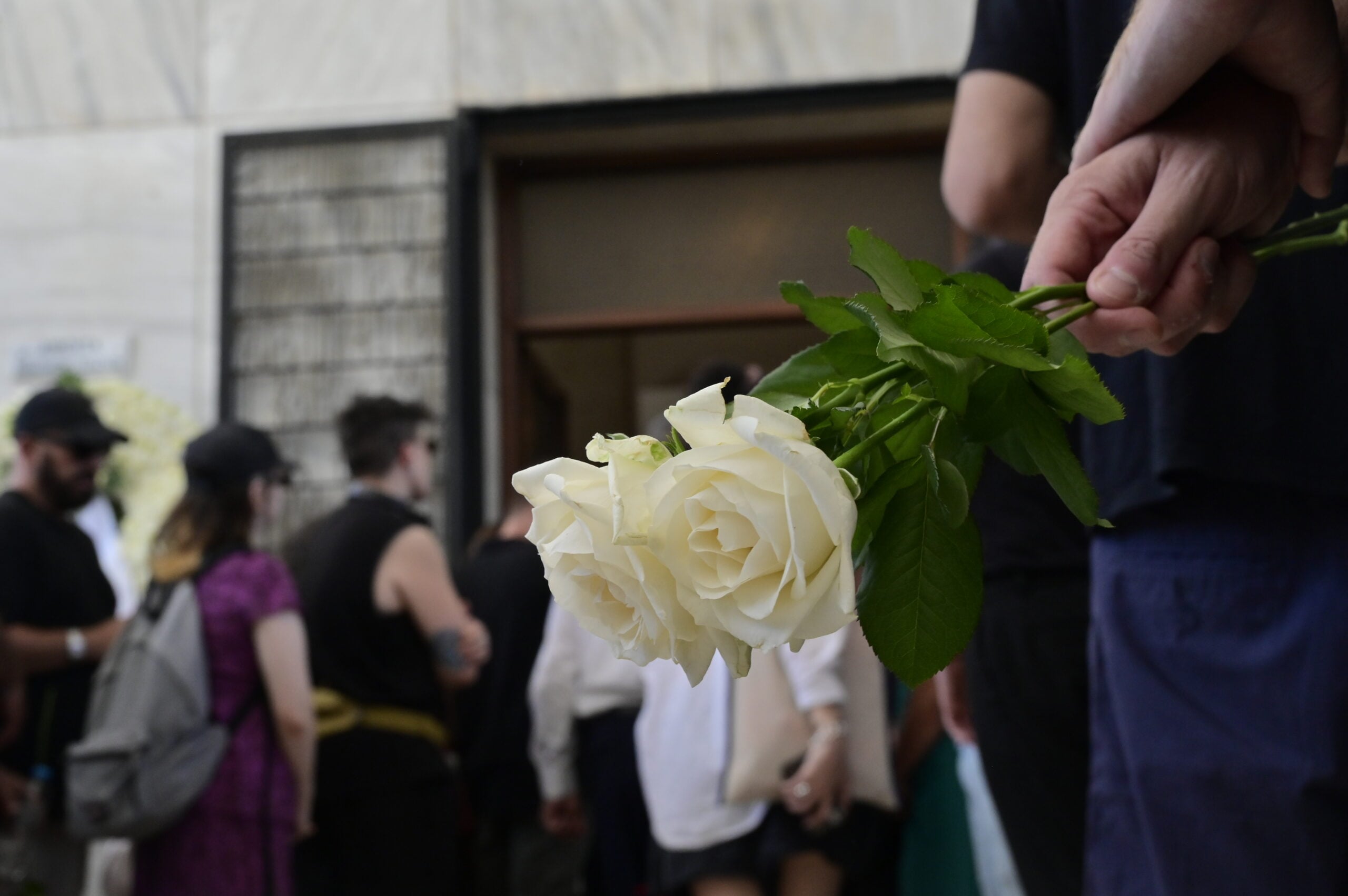 Πάολα Ρεβενιώτη: Τυλιγμένη με τη σημαία του ουράνιου τόξου το φέρετρο της – Το διαφορετικό «αντίο» στο Α’ Νεκροταφείο 13 Εξόδιος Ακολουθία της Πάολας Ρεβενιώτη στο Α' Νεκροταφείο Αθηνών. Σάββατο 11 Ιουλίου 2026 (ΜΙΧΑΛΗΣ ΠΑΠΑΝΙΚΟΛΑΟΥ / EUROKINISSI)