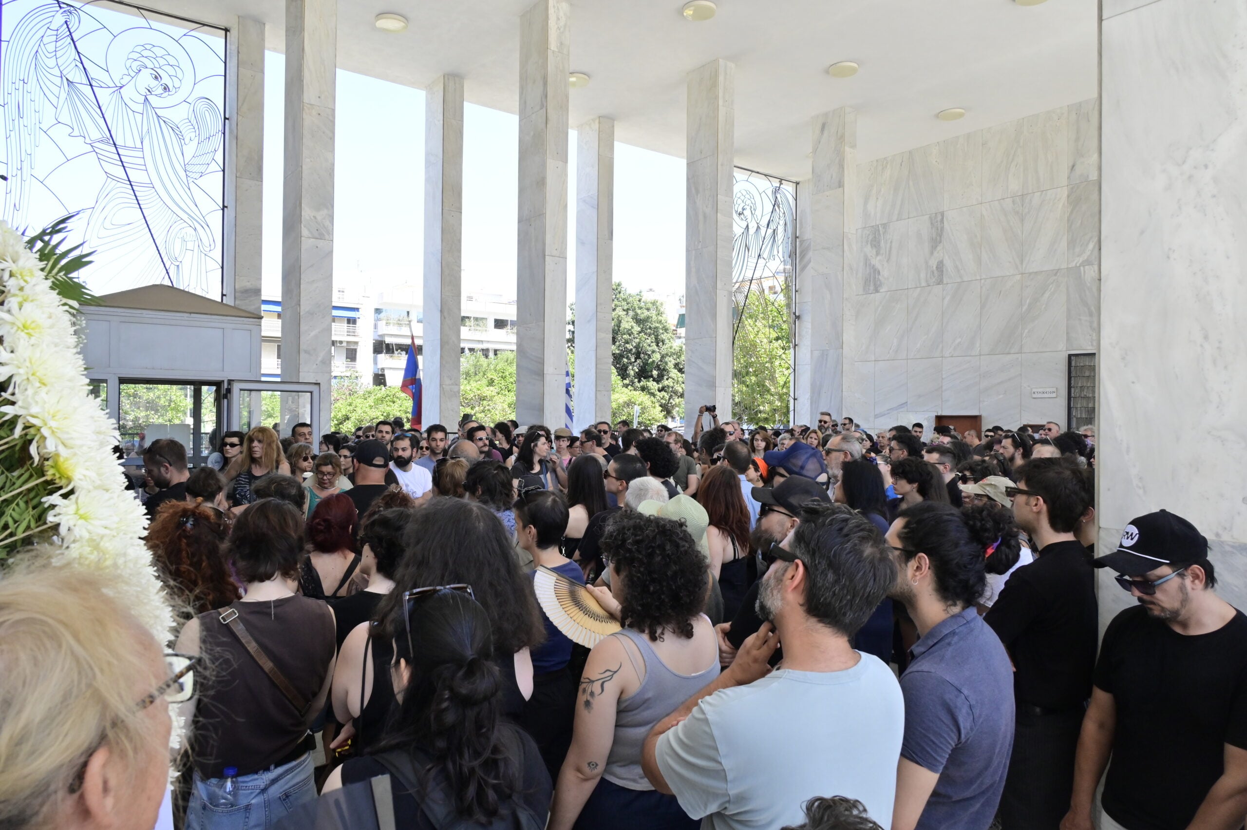 Πάολα Ρεβενιώτη: Τυλιγμένη με τη σημαία του ουράνιου τόξου το φέρετρο της – Το διαφορετικό «αντίο» στο Α’ Νεκροταφείο 12 Εξόδιος Ακολουθία της Πάολας Ρεβενιώτη στο Α' Νεκροταφείο Αθηνών. Σάββατο 11 Ιουλίου 2026 (ΜΙΧΑΛΗΣ ΠΑΠΑΝΙΚΟΛΑΟΥ / EUROKINISSI)
