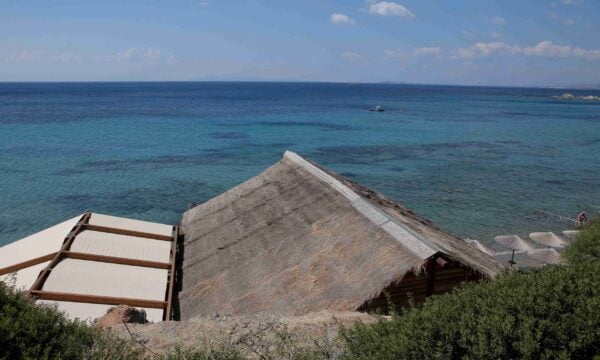 Μαύροι δίσκοι στην Αδριατική: Ψάχνουν οι αρχές (Vid)