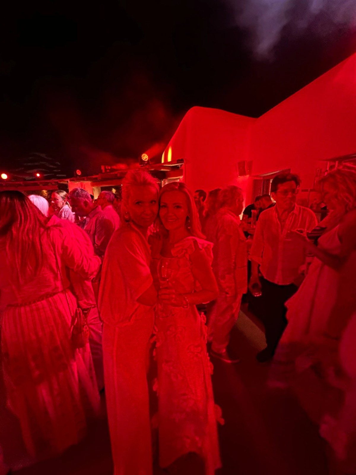 White Party στη Μύκονο: Ρουβάς, Sofia Vergara και διεθνές jet set στη βίλα της οικογένειας Χαλκιά 12 Party Χαλκιά