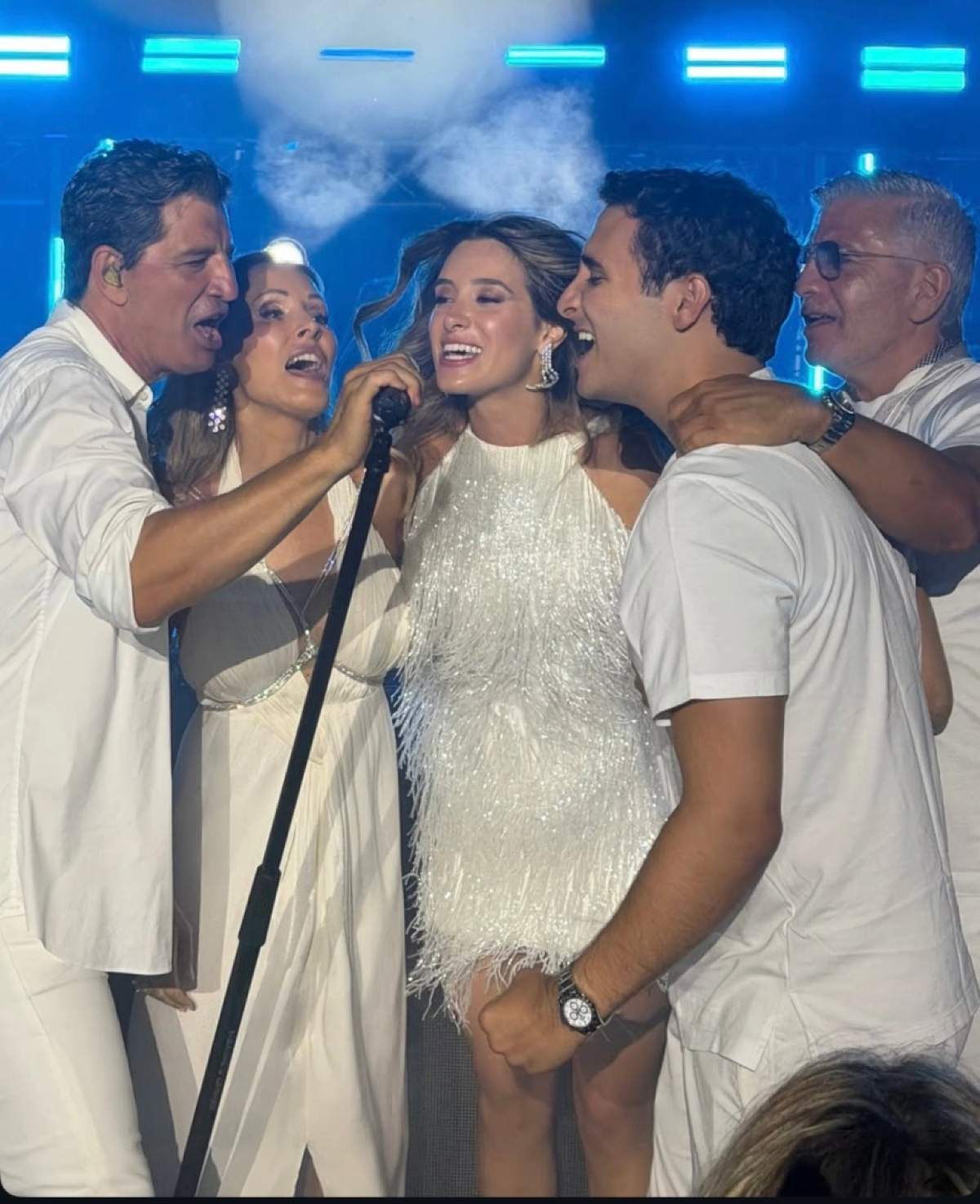 White Party στη Μύκονο: Ρουβάς, Sofia Vergara και διεθνές jet set στη βίλα της οικογένειας Χαλκιά 11 Party Χαλκιά