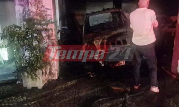Πάτρα: Φωτιά σε πυλωτή πολυκατοικίας – Οι φλόγες έφτασαν μέχρι τον 1ο όροφο, απεγκλωβίστηκαν 3 ένοικοι