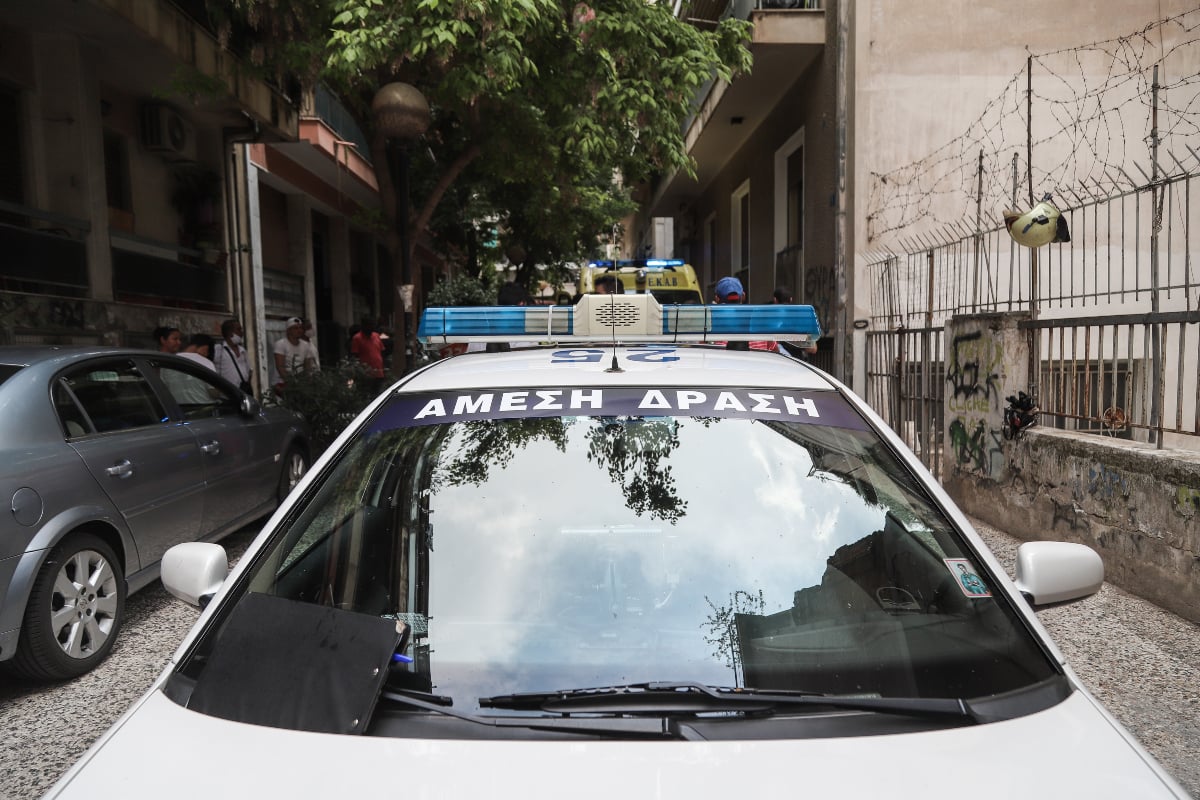 Άνδρας έπεσε από ξενοδοχείο στο κέντρο της Αθήνας – Στο σημείο αστυνομία και ΕΚΑΒ