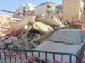 Πετράλωνα: Μπάζα από τα συντρίμμια και τα χαλάσματα την επόμενη μέρα της πτώσης της πολυκατοικίας