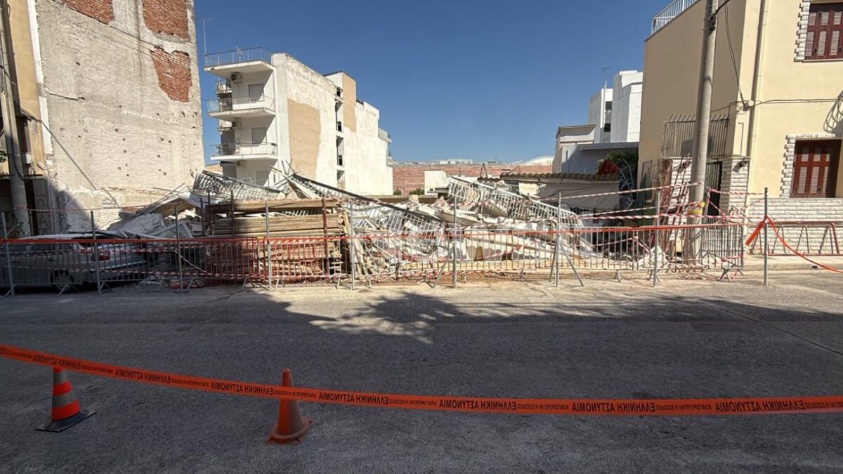 Πετράλωνα: Προκαταρκτική εξέταση για τα αίτια της κατάρρευσης – Αφέθηκαν ελεύθεροι οι 5 συλληφθέντες 1 Πετράλωνα: Προκαταρκτική εξέταση για τα αίτια της κατάρρευσης – Αφέθηκαν ελεύθεροι οι 5 συλληφθέντες