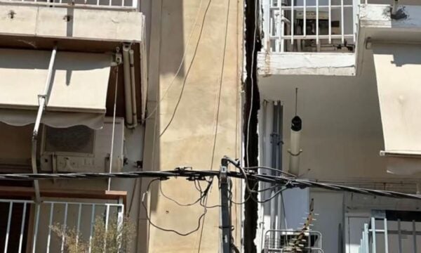 Πετράλωνα: Το σημάδι που προειδοποίησε για την καταστροφή – Το πρώτο κενό μεταξύ των πολυκατοικιών πριν από την κατάρρευση