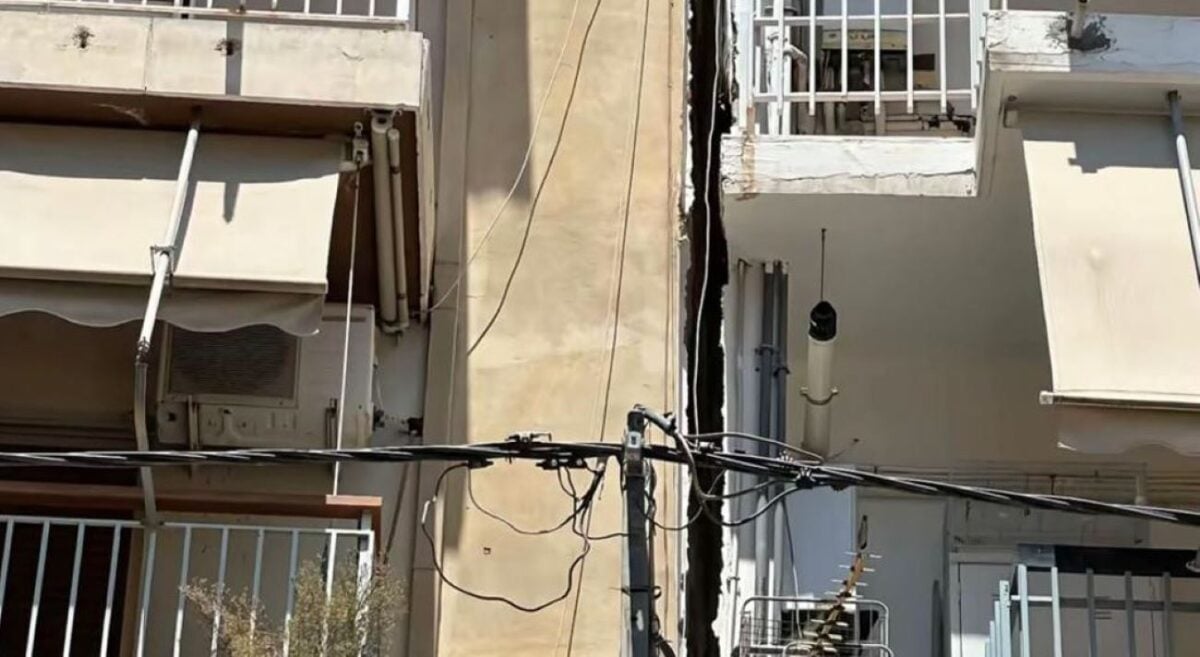 Πετράλωνα: Το σημάδι που προειδοποίησε για την καταστροφή – Το πρώτο κενό μεταξύ των πολυκατοικιών πριν από την κατάρρευση