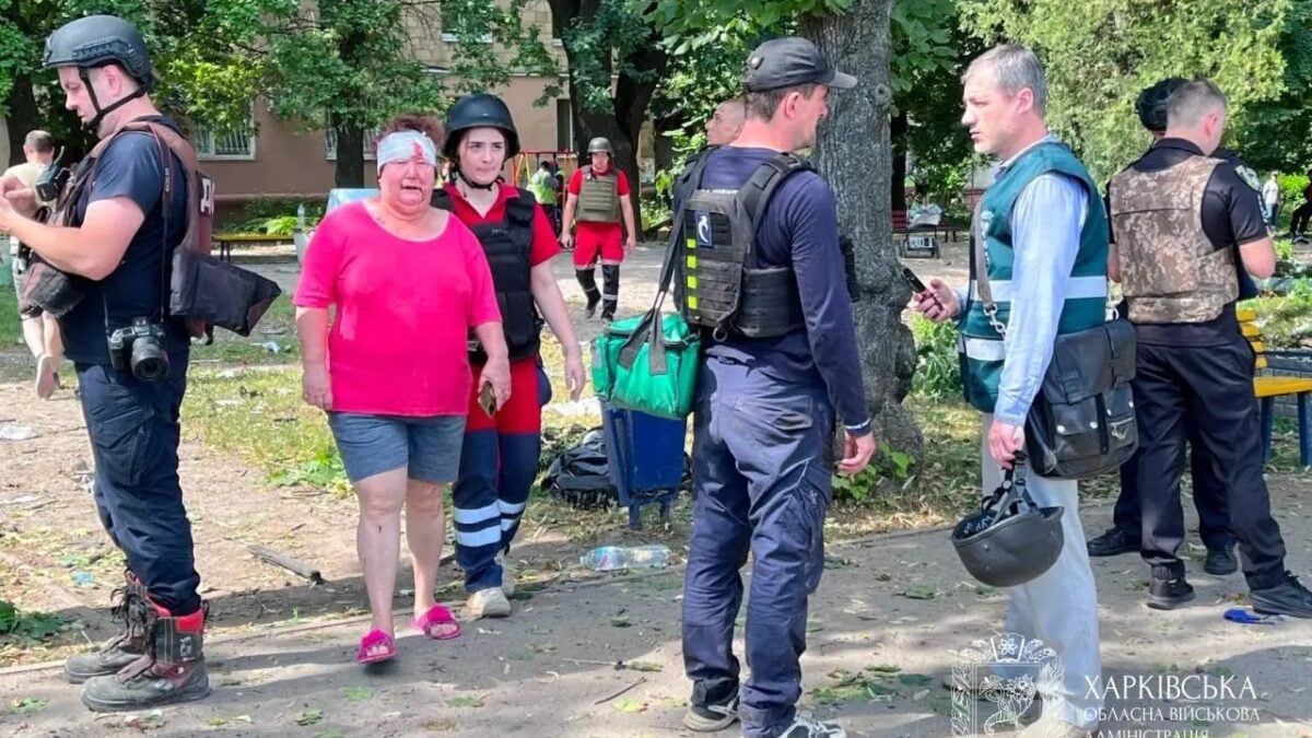 Ρωσικά πλήγματα στην Ουκρανία: Επτά νεκροί και 121 τραυματίες, το Χάρκοβο στο επίκεντρο των επιθέσεων 1 Ρωσικά πλήγματα στην Ουκρανία: Επτά νεκροί και 121 τραυματίες, το Χάρκοβο στο επίκεντρο των επιθέσεων