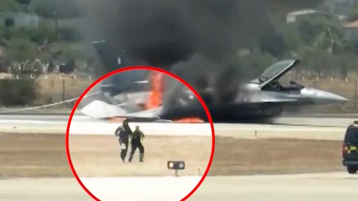 Ζάκυνθος: Ο πιλότος του F-16 βγαίνει σώος από το αεροσκάφος μετά την αναγκαστική προσγείωση 1 Ζάκυνθος: Ο πιλότος του F-16 βγαίνει σώος από το αεροσκάφος μετά την αναγκαστική προσγείωση